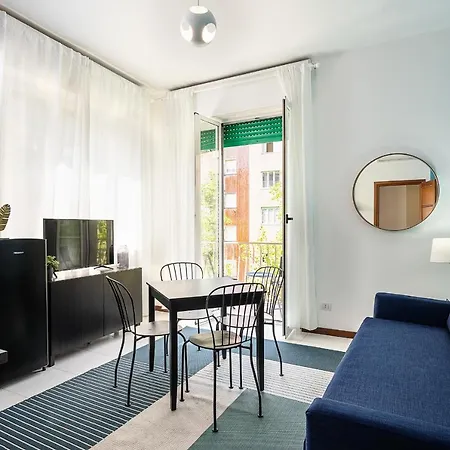 Hemeras Boutique Homes - 6 Design Near The Expo District شقة ميلان